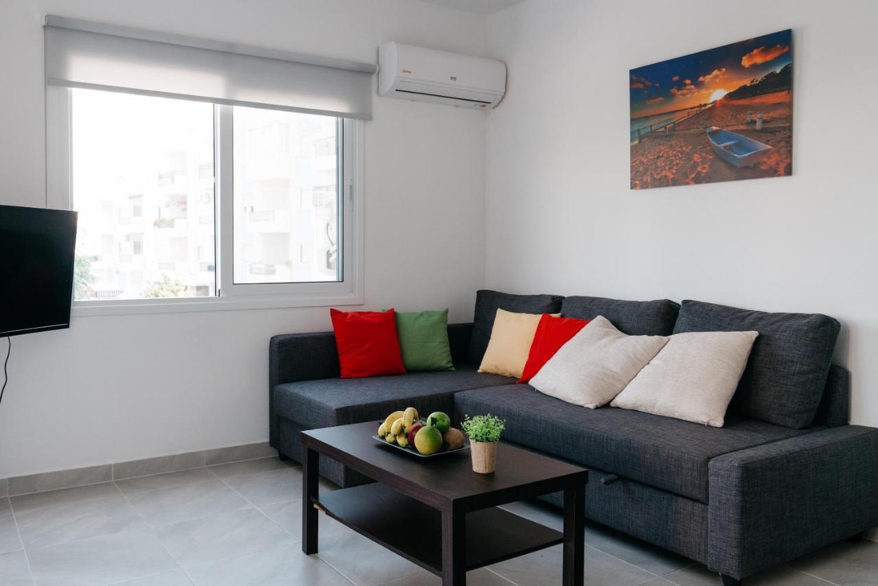 Ferienwohnung Seasunlove Apt. Larnaka Exterior foto